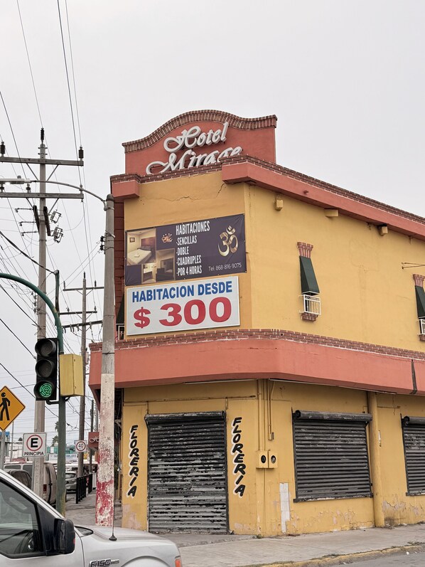 Front of property - Hotel Mirage Diagonal (Heroica Matamoros)