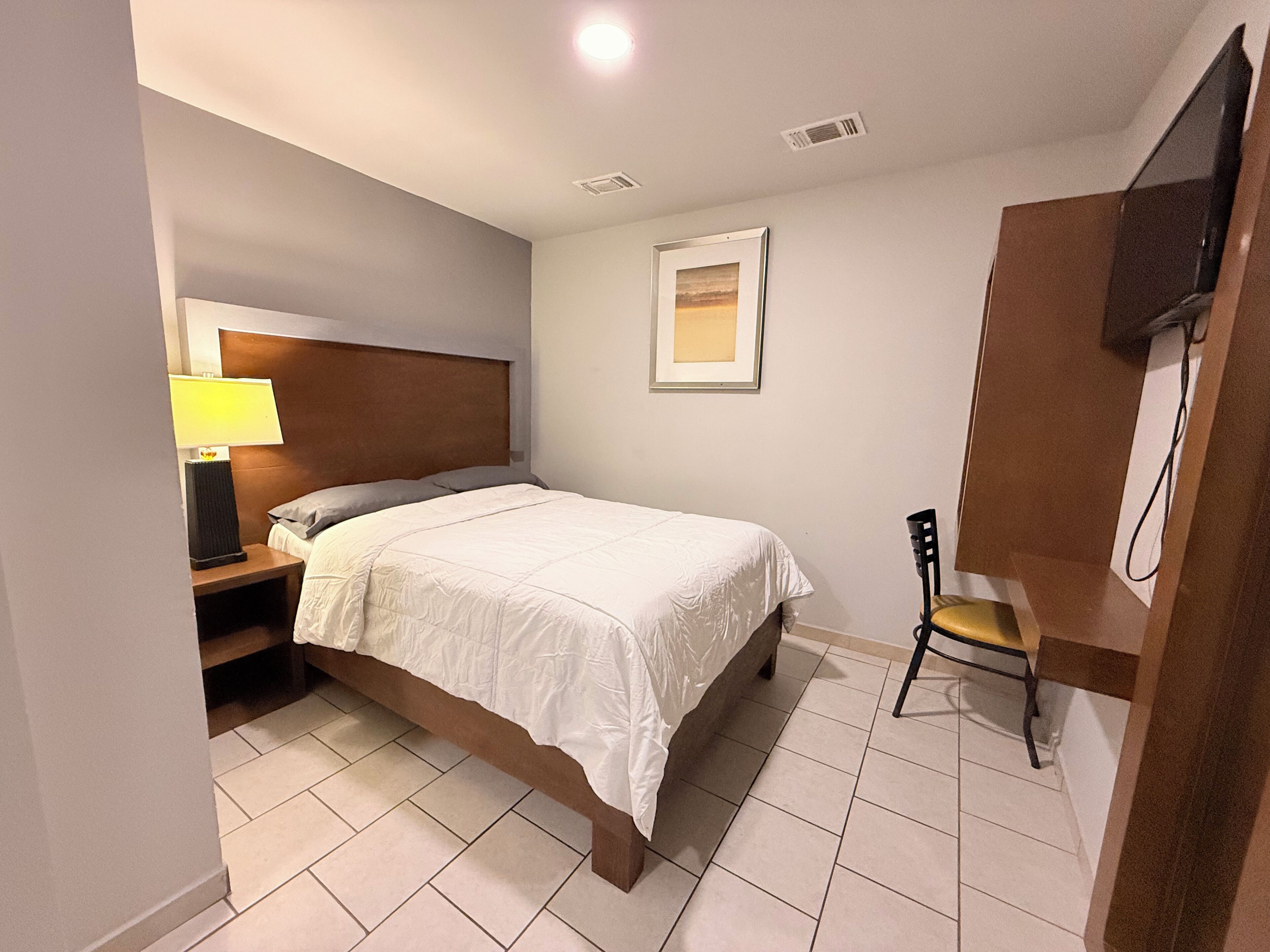 Basic Single Room | Free WiFi