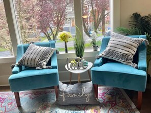 Interior - 7 BDRM Top Queen Anne House,2min to Queen Anne Ave (Seattle)