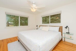 Travel crib, WiFi, bed sheets - MercerIsland,private bath,largeyard,grill,fire pit (Mercer Island)