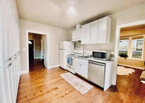 Fridge, microwave, oven, stovetop - Private Room Near UW | Walk to Campus, light rail (Seattle)