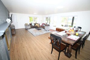 Dining - 3b3b 180 degree Lake View N Mercer Island Home (Mercer Island)