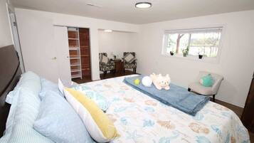 Silitysrauta/-lauta, vauvan matkasänky, Wi-Fi, vuodevaatteet