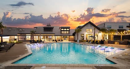 The Nook at Nexton Stylish Two Bedroom Retreat in Prime Location