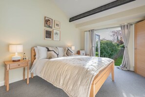 4 chambres, fer et planche à repasser, Wi-Fi, draps fournis