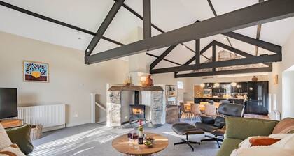 Royal Oak Barn - Cartmel, Sleeps 8! (NEW)