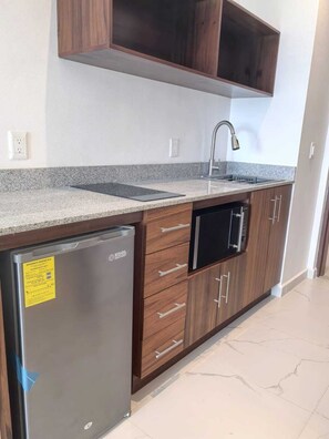 Frigobar, microondas