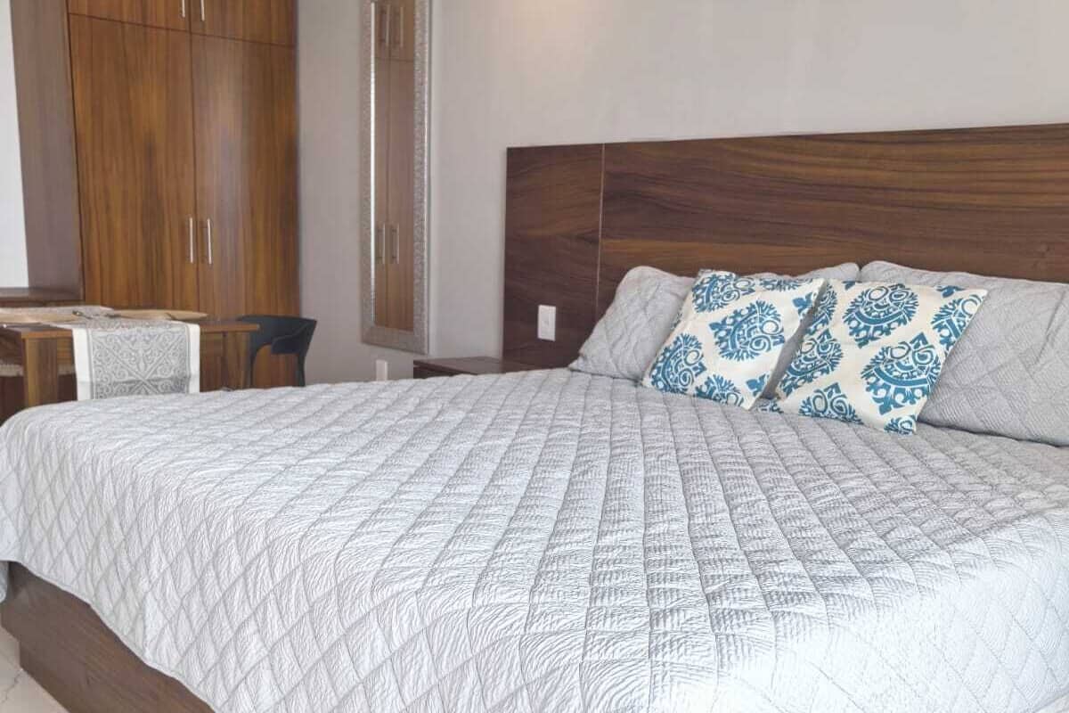 Escrivaninha, quartos à prova de som, Wi-Fi de cortesia