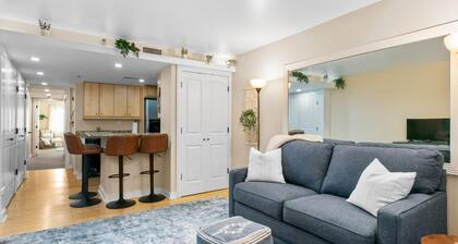 Downtown Condo! Walk Everywhere w/Assigned Parking and Laundry in Unit