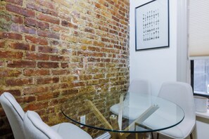 Dining - Live Upper West Side Manhattan on a Budget (New York)