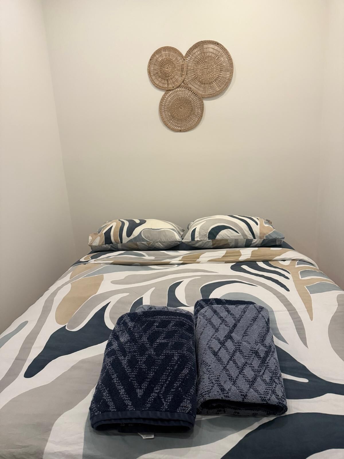 3 habitaciones, tabla de planchar con plancha, cuna de viaje y wifi 