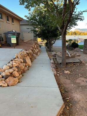 المنطقة المحيطة بالمنشأة