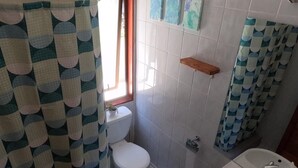 تجهيزات دش، مجففات شعر، مناشف، صابون