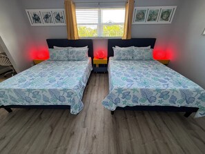 Iron/ironing board, WiFi, bed sheets -  Bright Beach House with a Pool /Near the beaches (Sarasota)