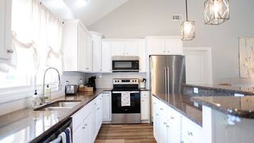 MikrovÄgsugn, ugn, spishÀll och diskmaskin