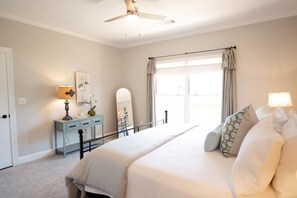 مكواة/لوح كي وواي فاي مجانًا وملاءات أسرّة