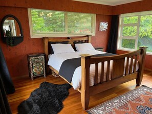 4 bedrooms, free WiFi, bed sheets