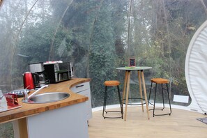 Dining - Bubble house, Jacuzzi, Au Calme Absolu (Lindry)