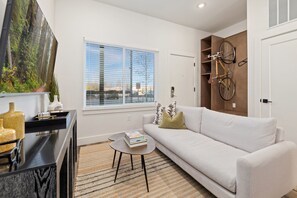 TV, offices - Brightside - .8mil to DT (Bentonville)