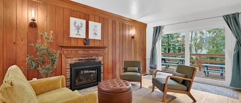 TV connectée, cheminée, baby-foot, table de tennis de table