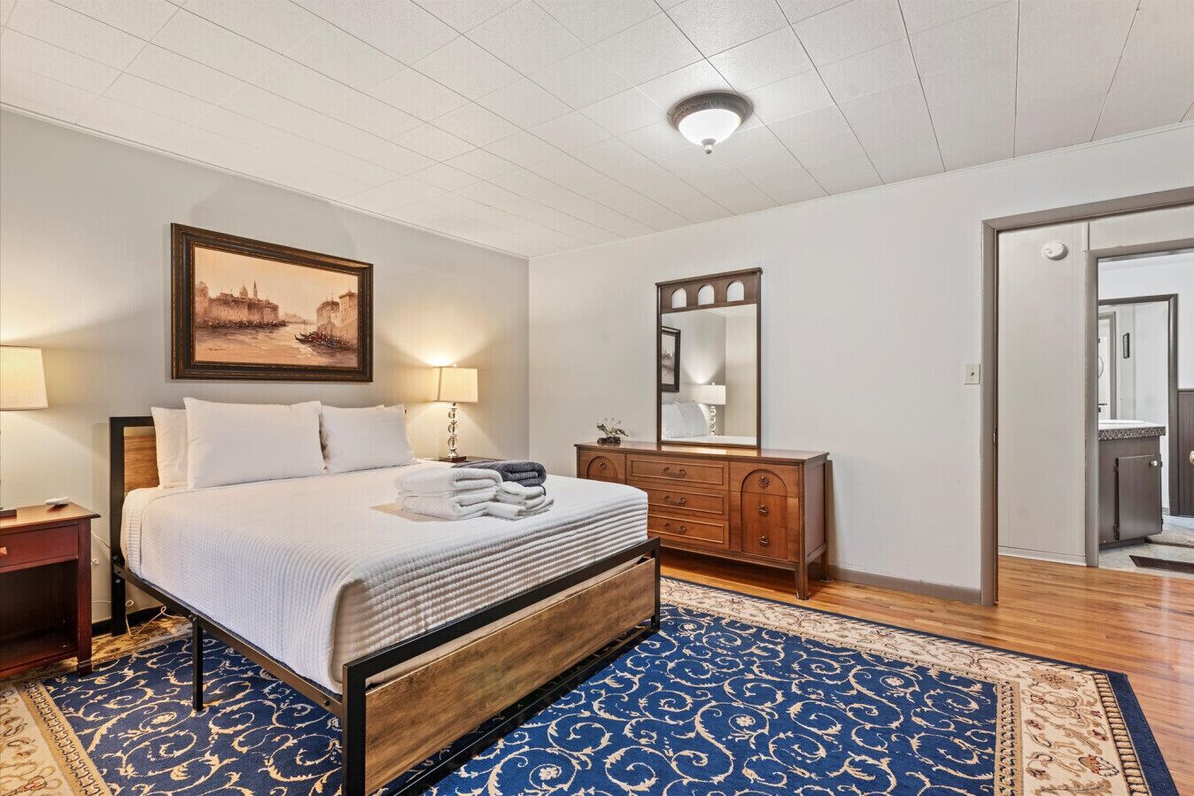 熨斗/熨衣板、免费 WiFi、床单