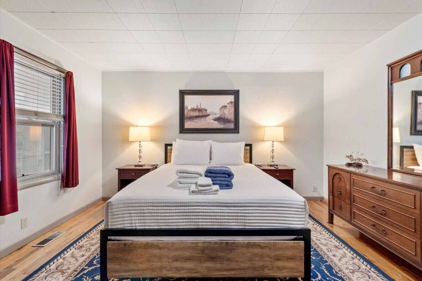 Bügeleisen/Bügelbrett, kostenloses WLAN, Bettwäsche