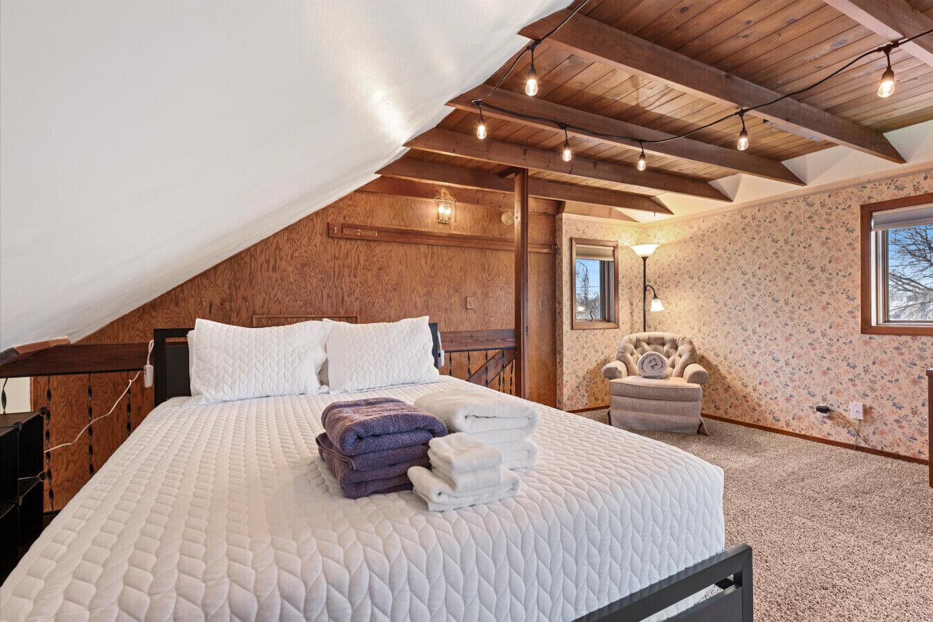 Iron/ironing board, free WiFi, bed sheets