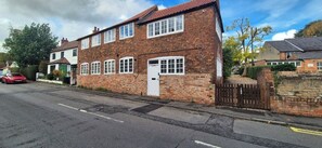 Exterior - Spacious & Luxury 2BR Flat in Calverton (Calverton)