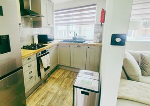 Apartment | Shared kitchen - Spacious & Luxury 2BR Flat in Calverton (Calverton)