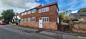 Exterior - Spacious & Luxury 2BR Flat in Calverton (Calverton)