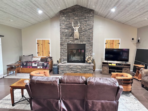 Family Retreat with pool table and double bunks.