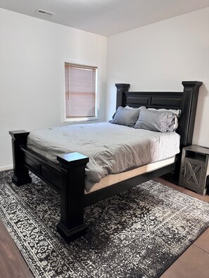 WiFi, bed sheets - Family Retreat with pool table and double bunks. (Bethany)