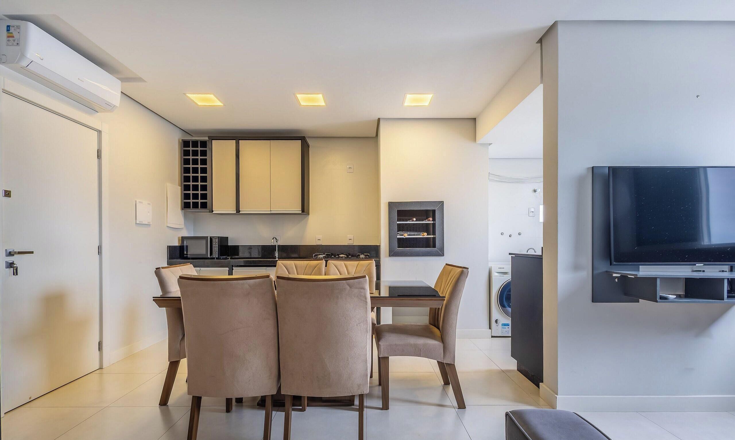 Basic Apartment | Dining