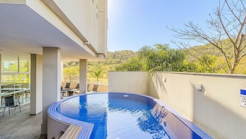 Basic Apartment | Pool