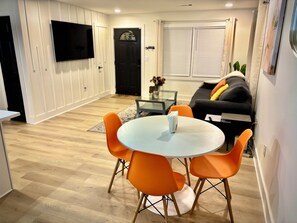 Dining - Newly Renovated 3BR Top Unit Minutes from Airport (East Point)
