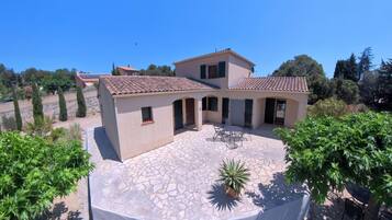 Villa | Exterior