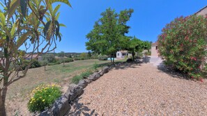 Villa | Garden - Relaxing Retreat Near Minerve (Aigne)