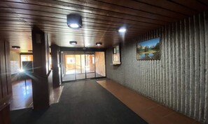 Interior - Holiday Home in Peclet With Peak Views (Les Belleville)