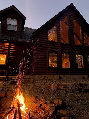 Log Cabin In The Woods 2 Bed, 2.5 Bath on 5 Acres