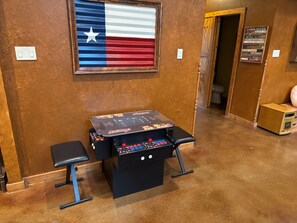 Games room - Log Cabin In The Woods 2 Bed, 2.5 Bath on 5 Acres (Sadler)