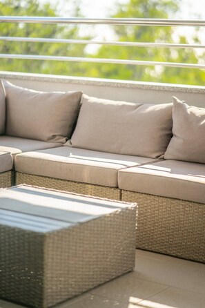 Apartment | Balcony - MY Dalmatia - Sea View Apartment Privlaka (Privlaka)