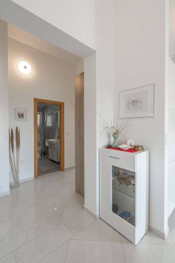 Apartment | Interior - MY Dalmatia - Sea View Apartment Privlaka (Privlaka)