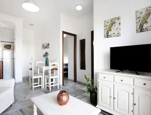 Apartment | Dining - Spacious Conil Apartment Near Beach (Conil de la Frontera)