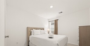 Strygejern/strygebræt, Wi-Fi, sengetøj