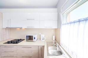Apartment | Private kitchen - Apartment With Pool and Rattan Balcony (Zadar)