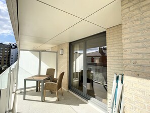 Apartment | Balcony - Apartment in Knokke-heist for Family (Knokke-Heist)