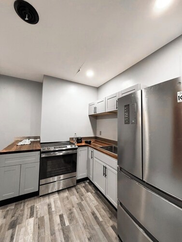 Quaint 2-bedroom apartment in charming city of Troy