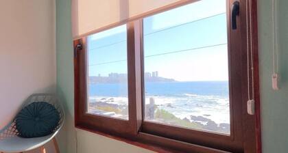 Double room with shared bathroom in front of the beach (Marina Room)