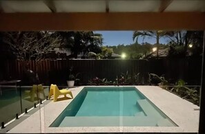 Pool - 4BR Elanora Oasis Family Retreat w/ Pool, shops, 5 mins to best beaches on GC! (Elanora)