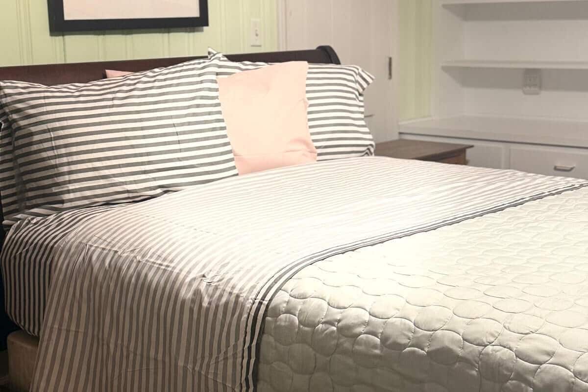 مكتب ومساحة عمل للكمبيوتر المحمول وواي فاي مجانًا